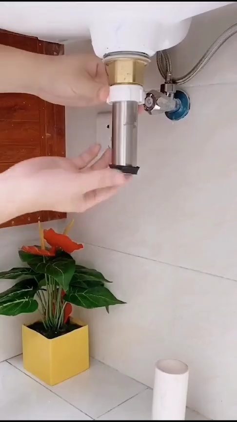 家里總有臭味彌漫,下水管還往外溢水,換上這個(gè)防臭下水管